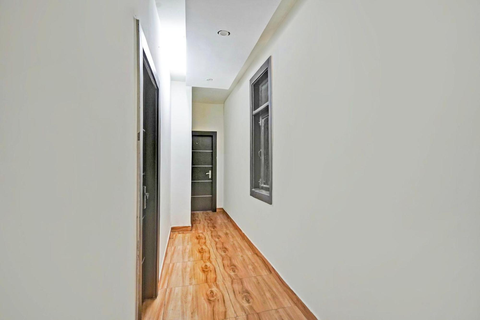 Twamev Residency Hotel New Delhi Exterior photo